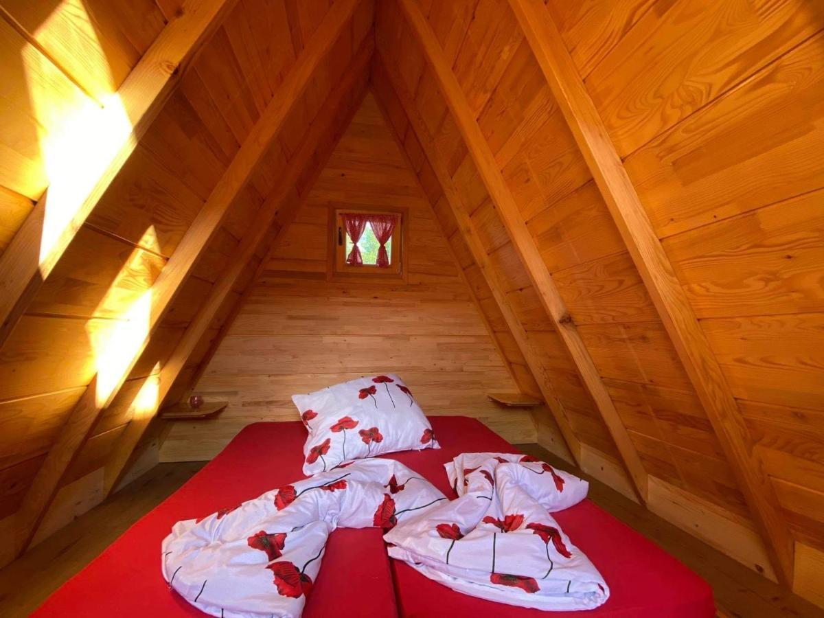 Rooms & Glamping Lana Haus Licko Petrovo Selo Luaran gambar