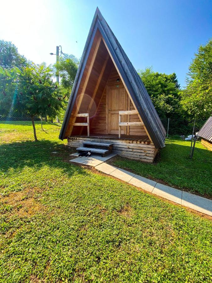 Rooms & Glamping Lana Haus Licko Petrovo Selo Luaran gambar