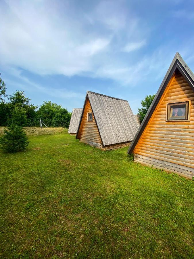 Rooms & Glamping Lana Haus Licko Petrovo Selo Luaran gambar