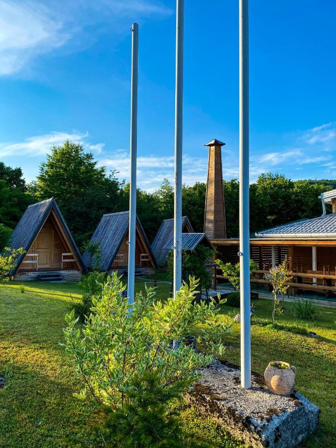 Rooms & Glamping Lana Haus Licko Petrovo Selo Luaran gambar