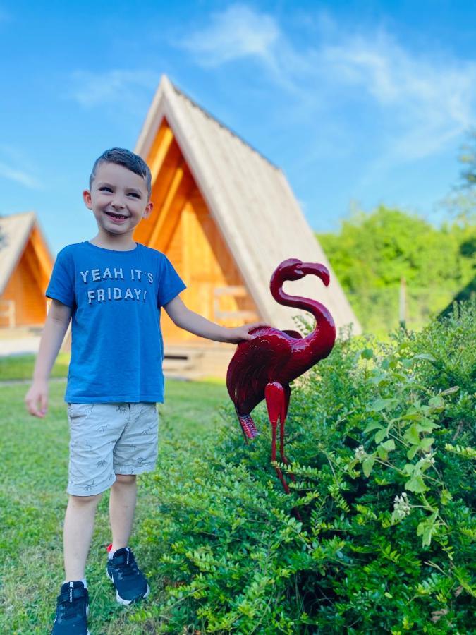 Rooms & Glamping Lana Haus Licko Petrovo Selo Luaran gambar