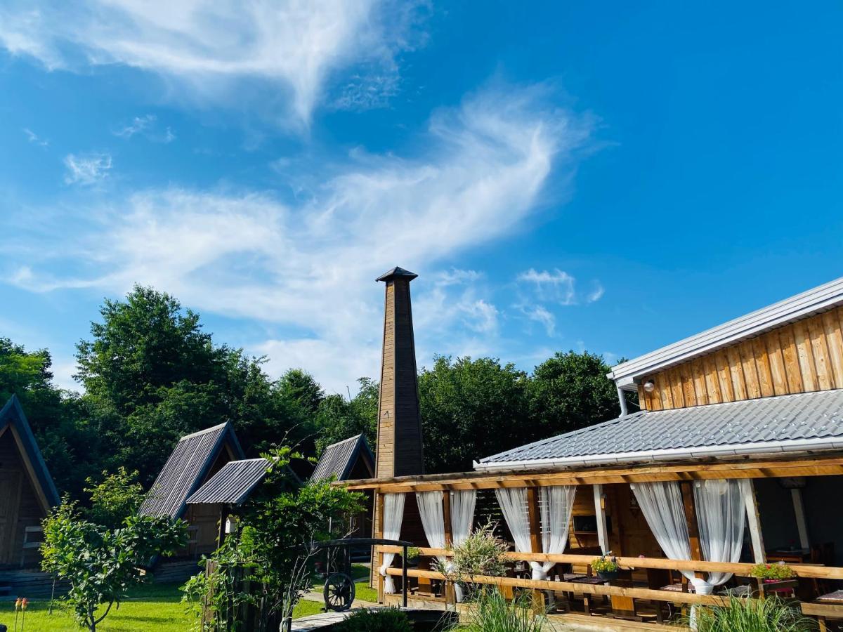 Rooms & Glamping Lana Haus Licko Petrovo Selo Luaran gambar