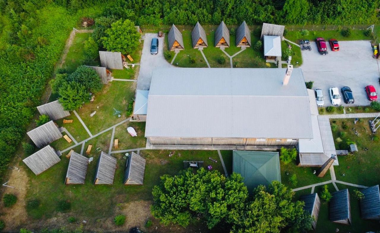 Rooms & Glamping Lana Haus Licko Petrovo Selo Luaran gambar