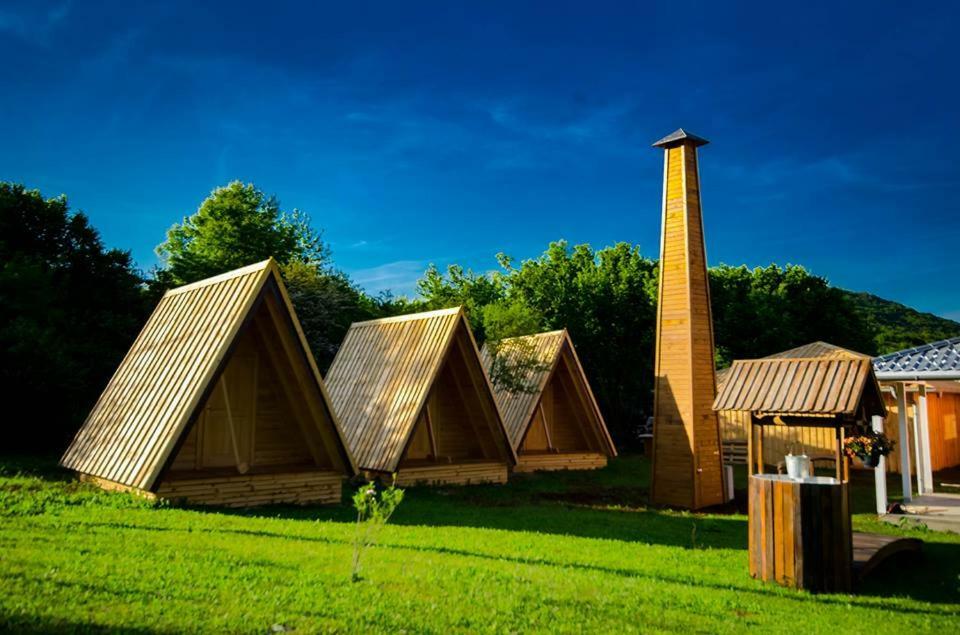 Rooms & Glamping Lana Haus Licko Petrovo Selo Luaran gambar